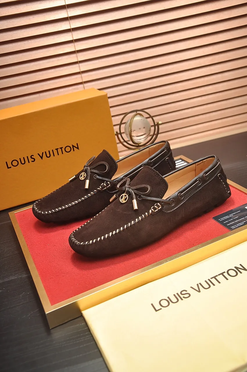Men's men's shoes 💰420💶 [LV Doudou shoes] (water-dyed cowhide lining) new model is on the market, available on the official website. The new Doudou shoes are processed into single-color materials, and the uppers are made of imported cowhide material. The body of the shoe is fully hemmed with mark thread, and is lined with imported original cowhide leather. The elegant shoe shape is super suitable for all-matching, and the size is 38-44.